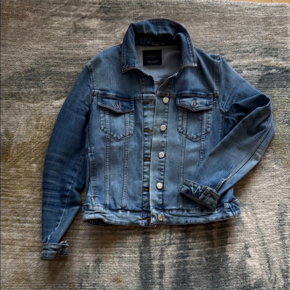 Zara Blue Jean Jacket Classic Denim Style